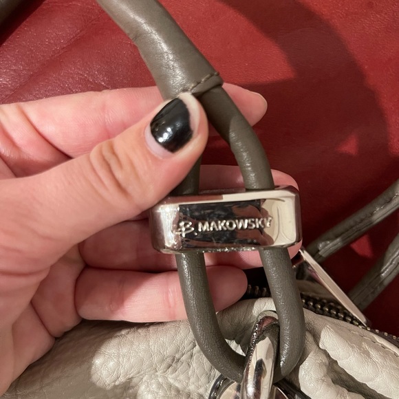 B. Makosky Shoulder/ Crossover Bag. - Picture 3 of 6